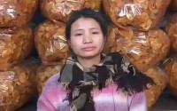 百万网红小英直播翻车人设崩塌被商家甩锅这次道歉都没人买账